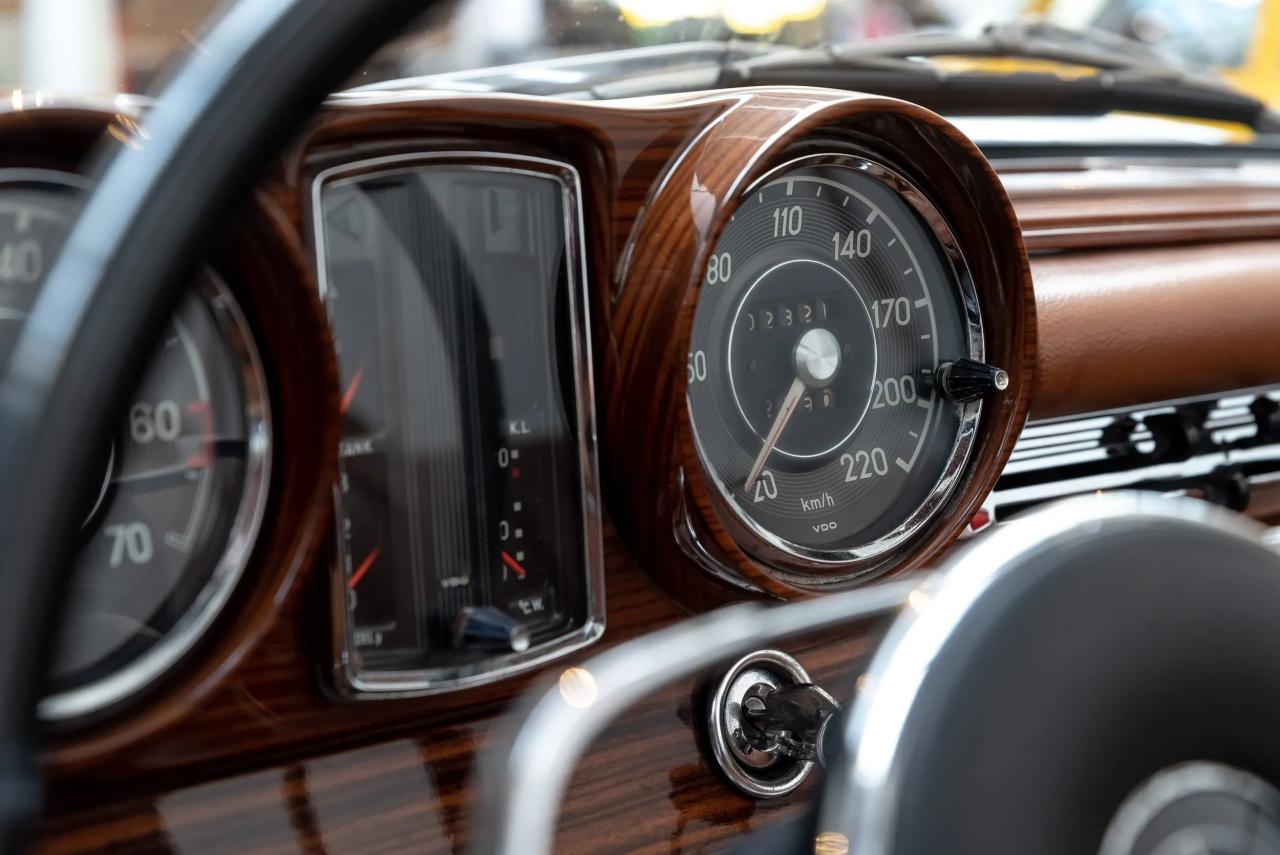 1967 Mercedes - Benz W112 300 SE Cabriolet