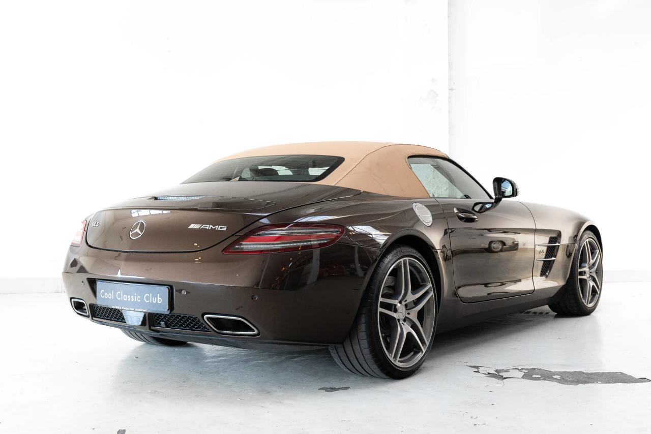 2012 Mercedes - Benz SLS AMG Roadster