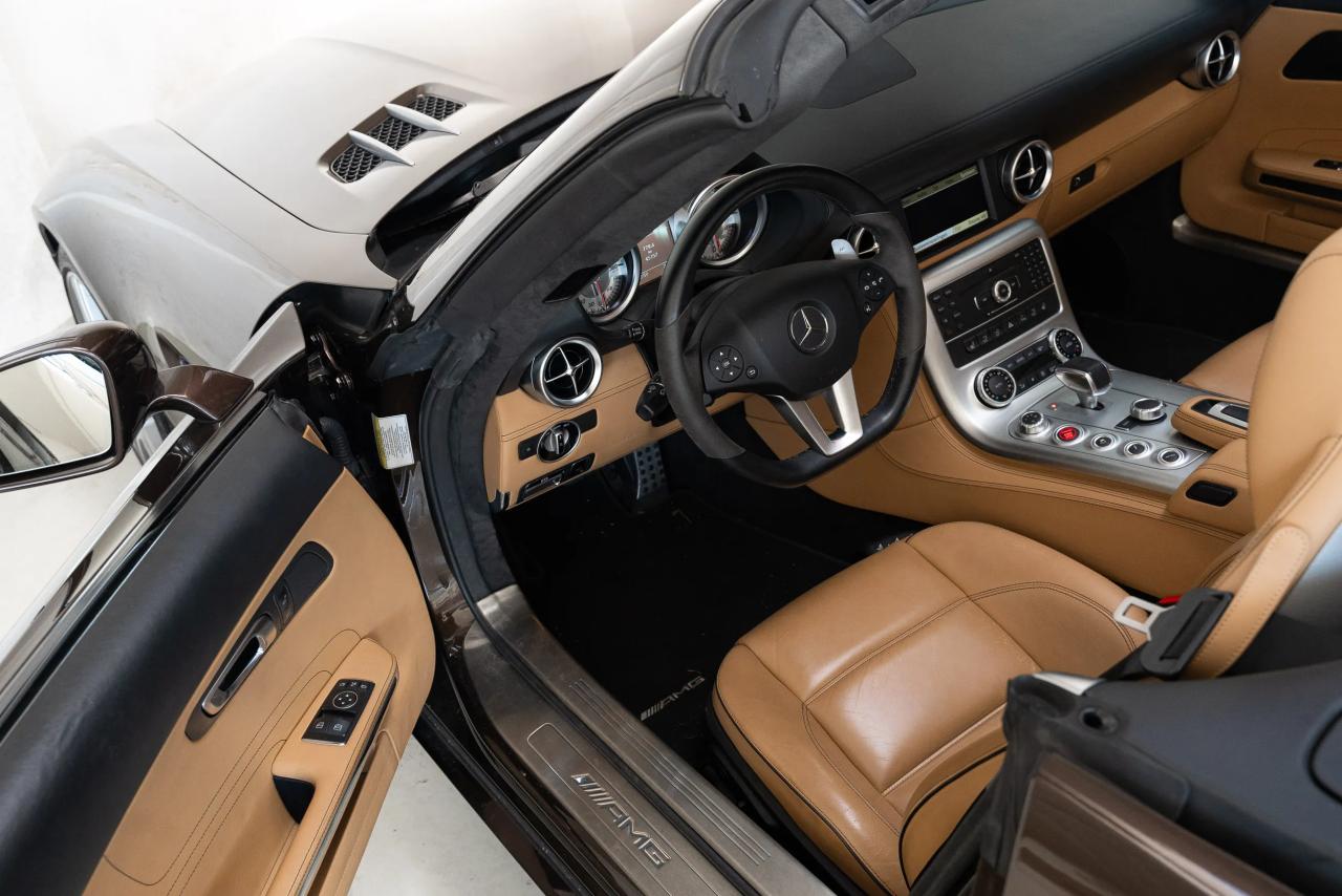 2012 Mercedes - Benz SLS AMG Roadster