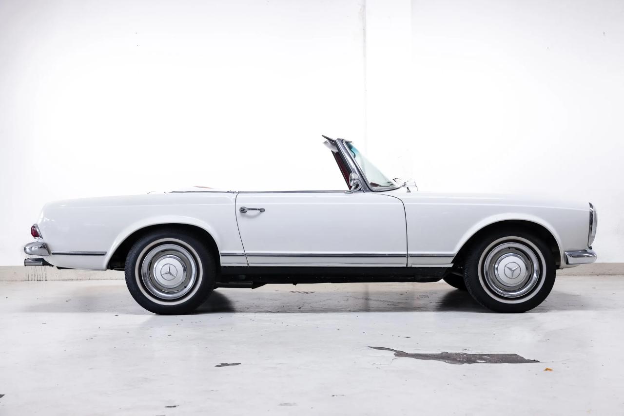 1964 Mercedes - Benz 230 SL Pagode