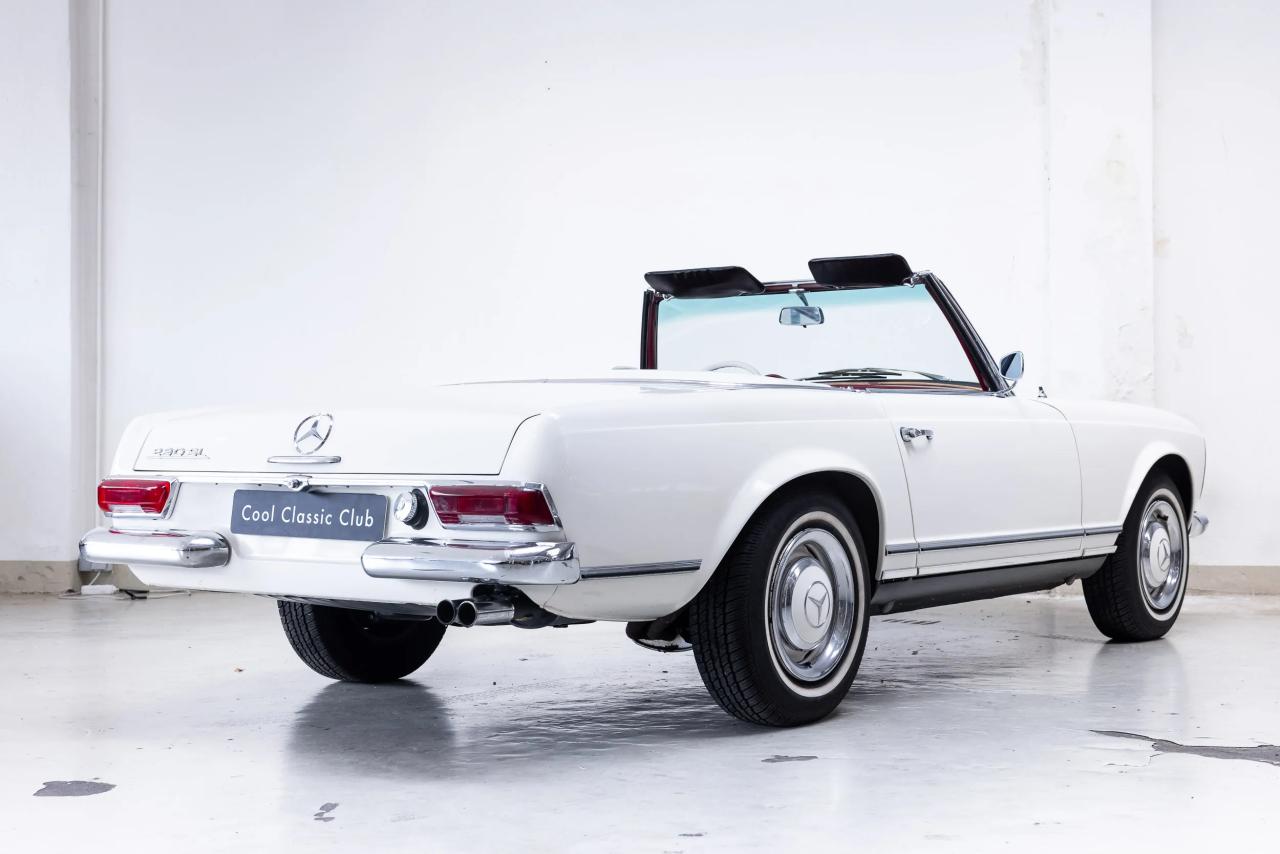 1964 Mercedes - Benz 230 SL Pagode