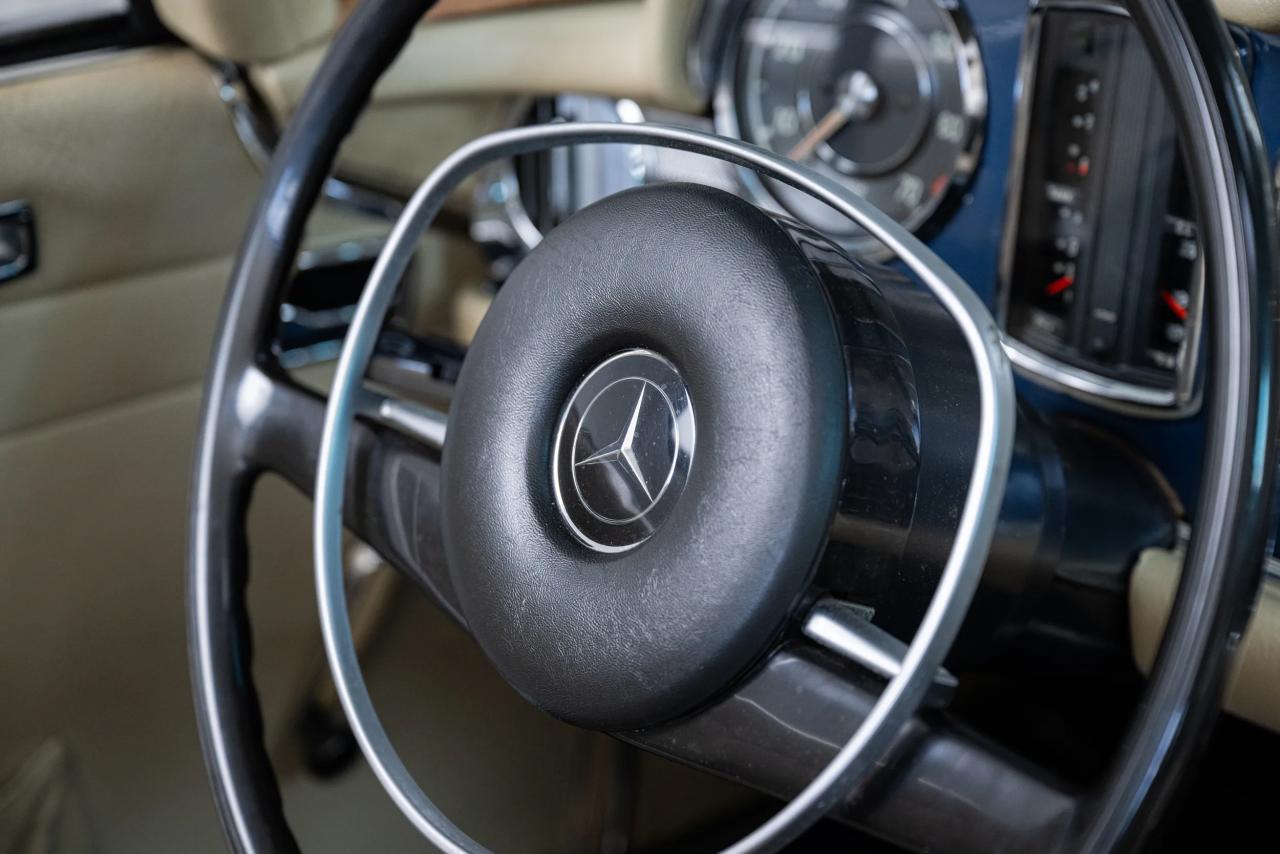 1971 Mercedes - Benz 280 SL Pagode