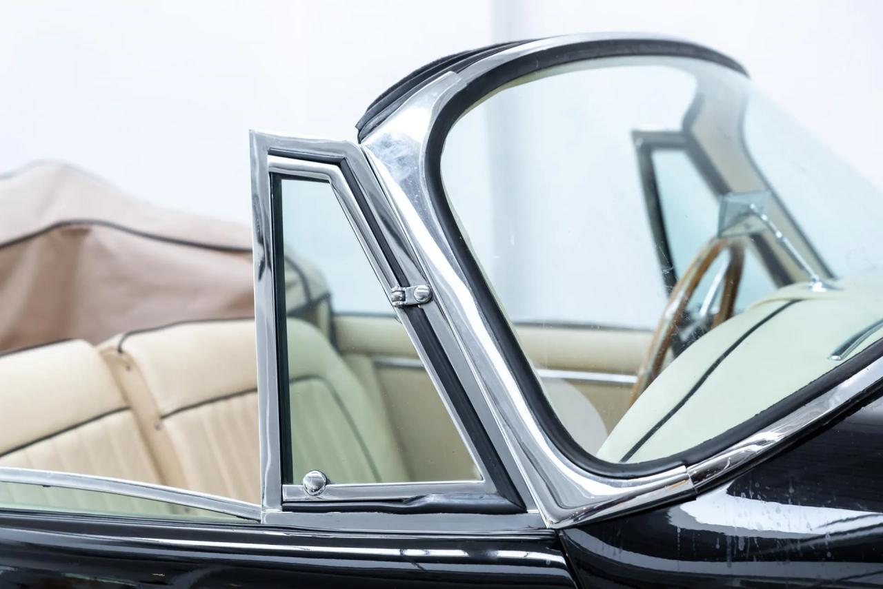 1957 Jaguar XK150 DHC