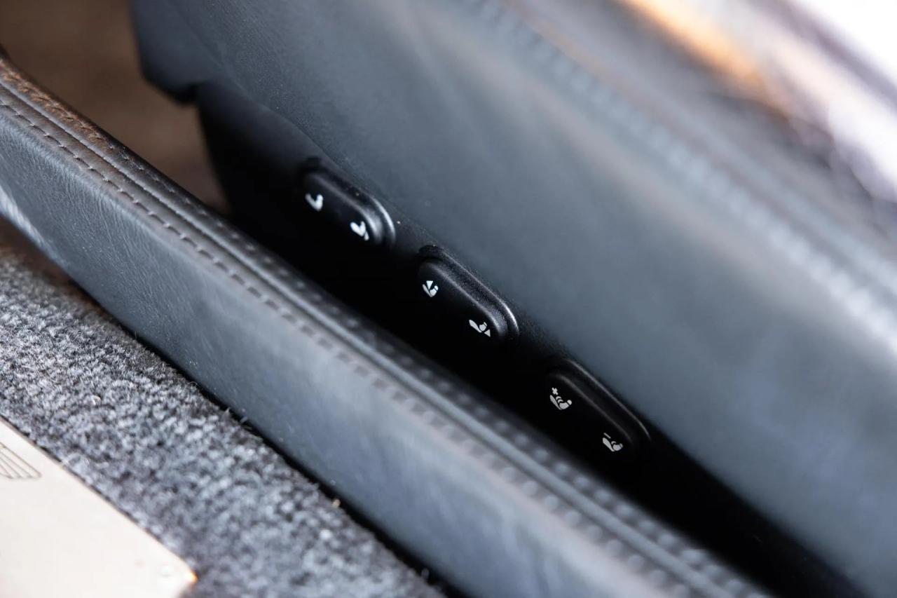 2006 Aston Martin V12 Vanquish S