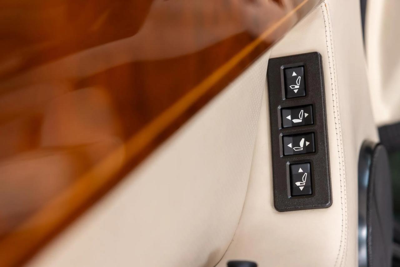 1999 Aston Martin V8 Coup&eacute;