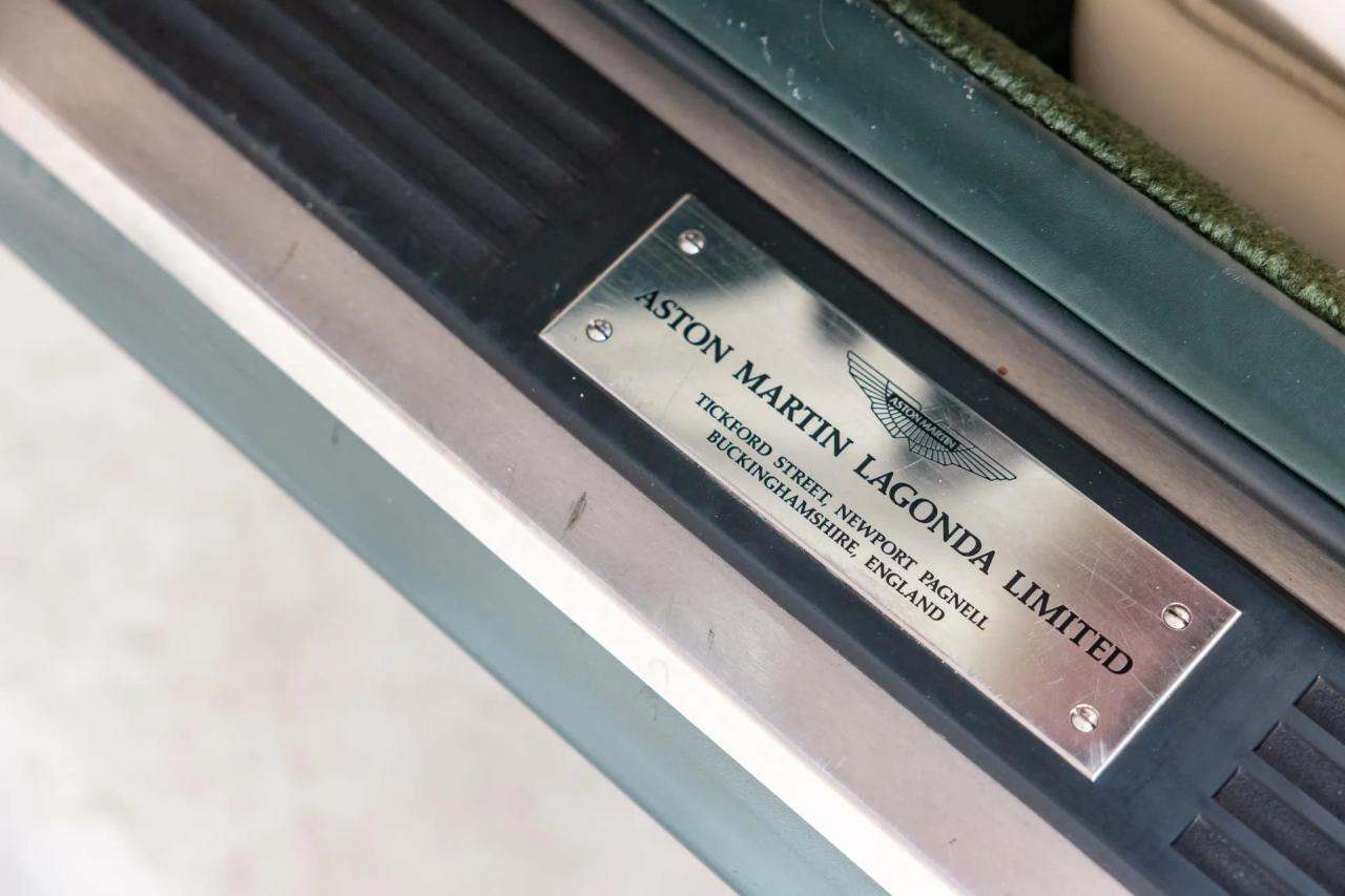 1999 Aston Martin V8 Coup&eacute;