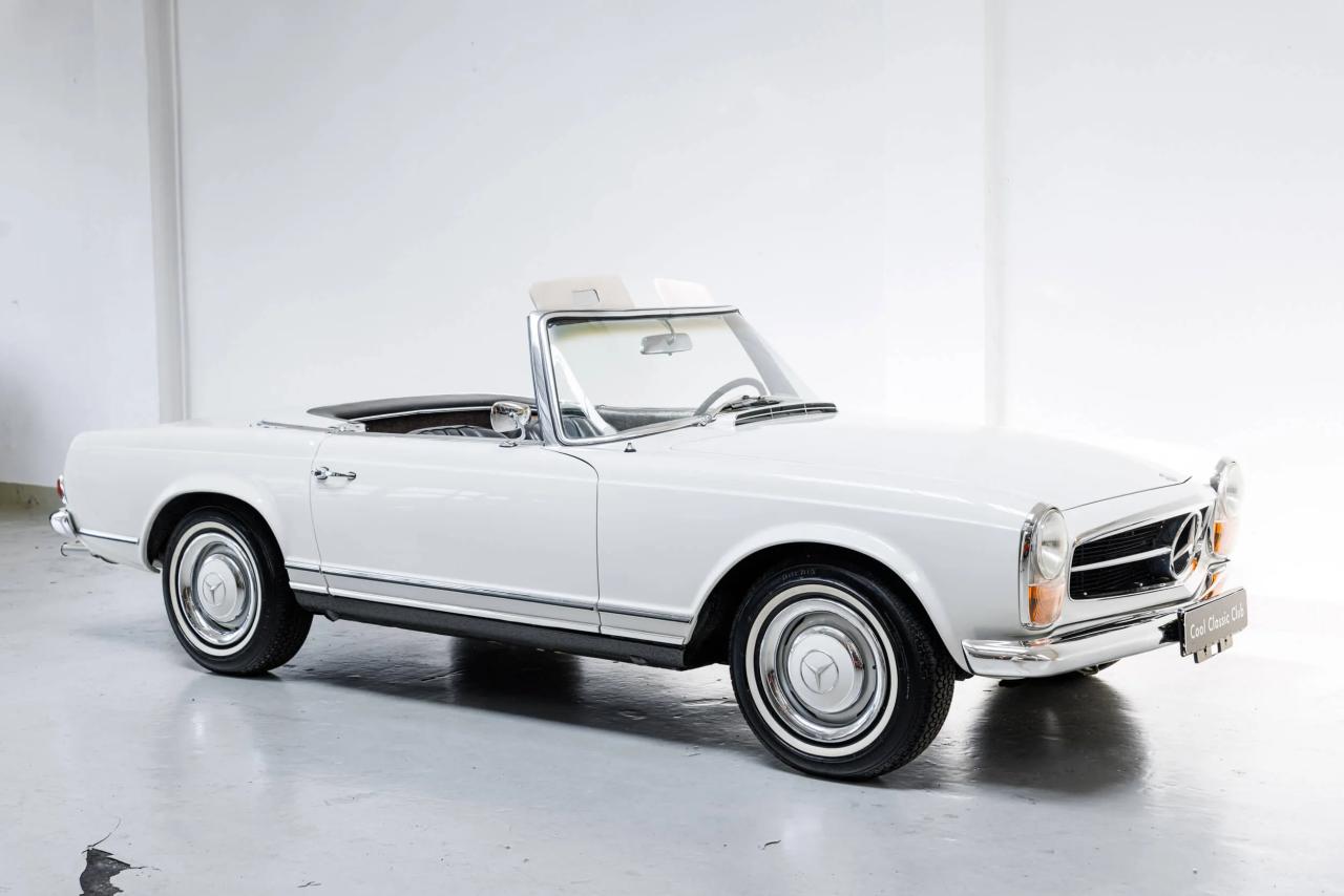 1967 Mercedes - Benz 250SL Pagode
