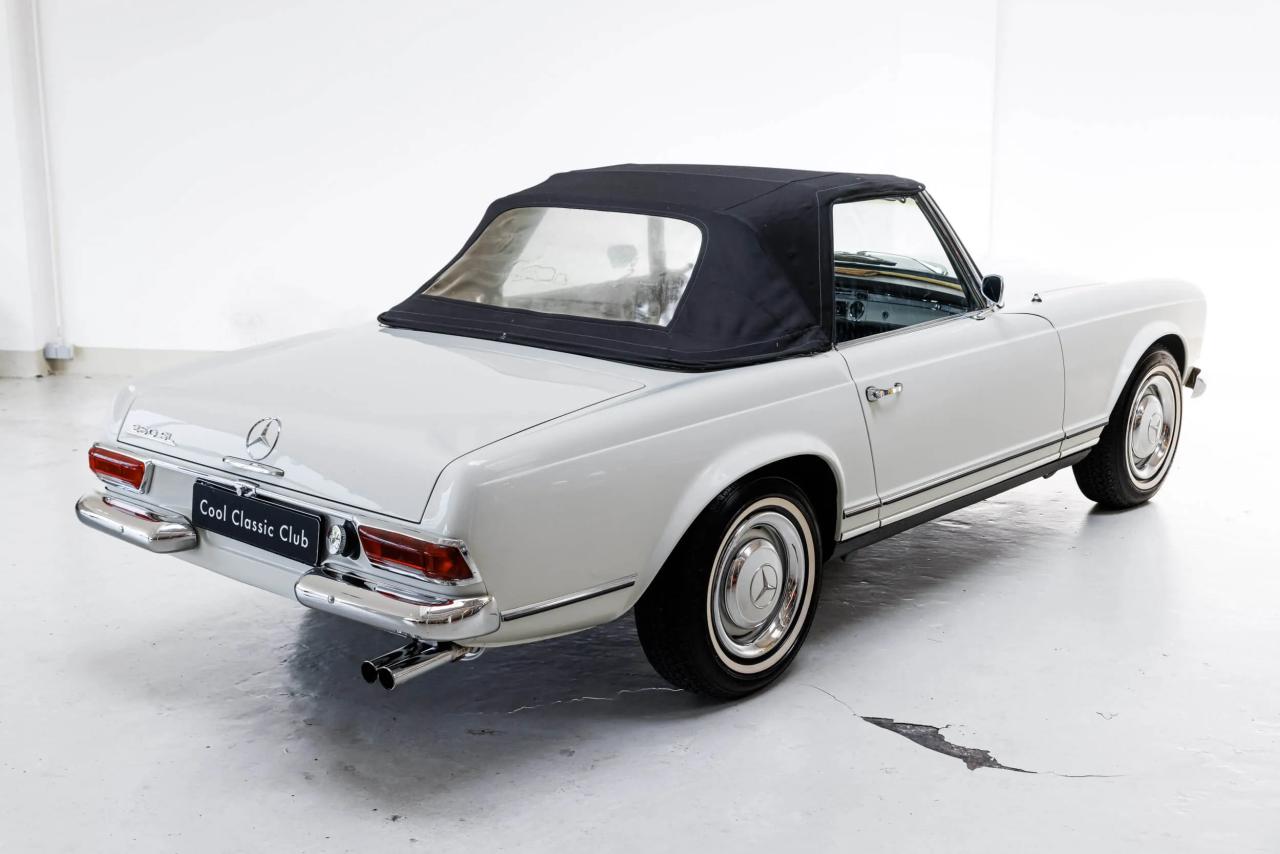 1967 Mercedes - Benz 250SL Pagode