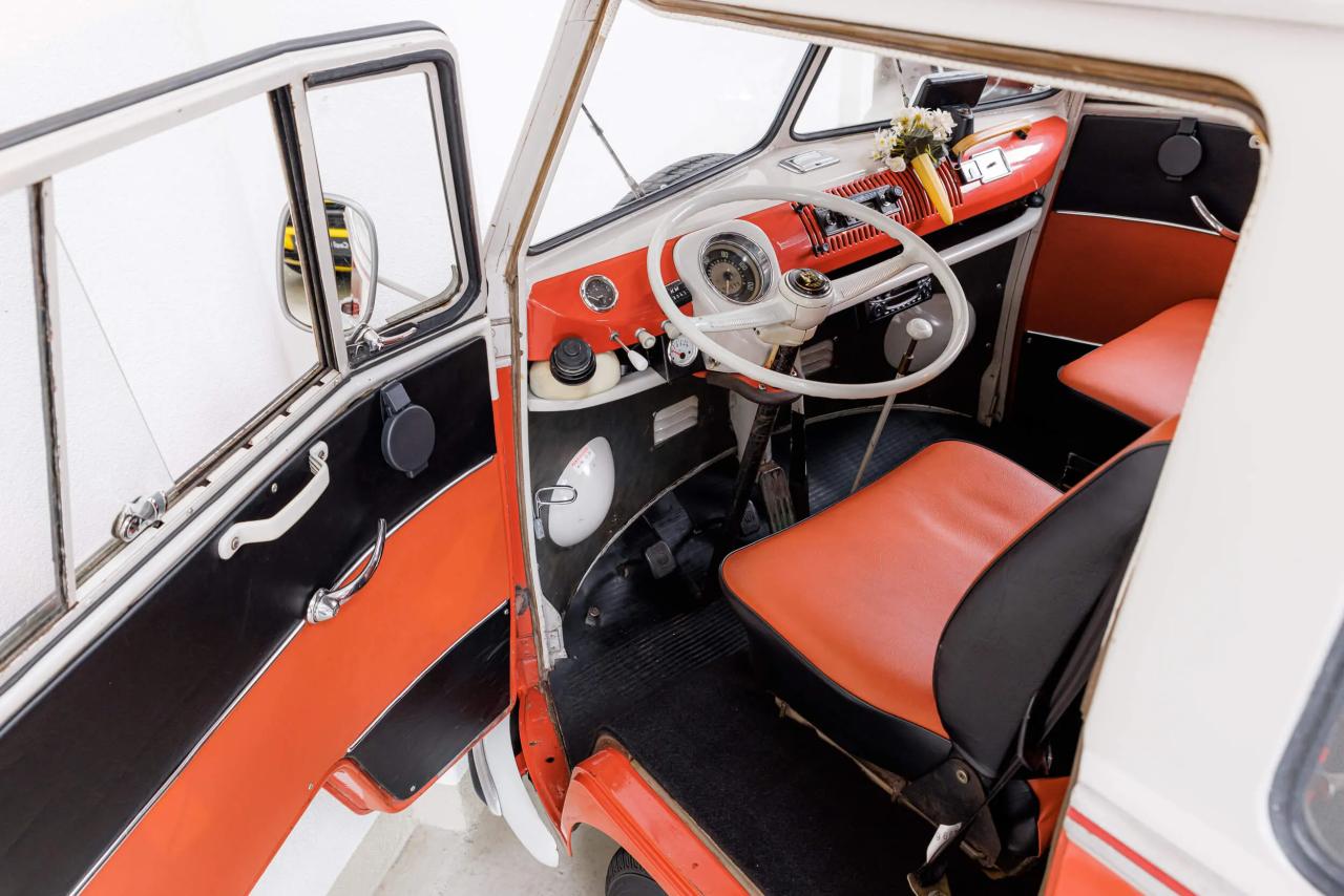 1965 Volkswagen T1 Samba Taxi