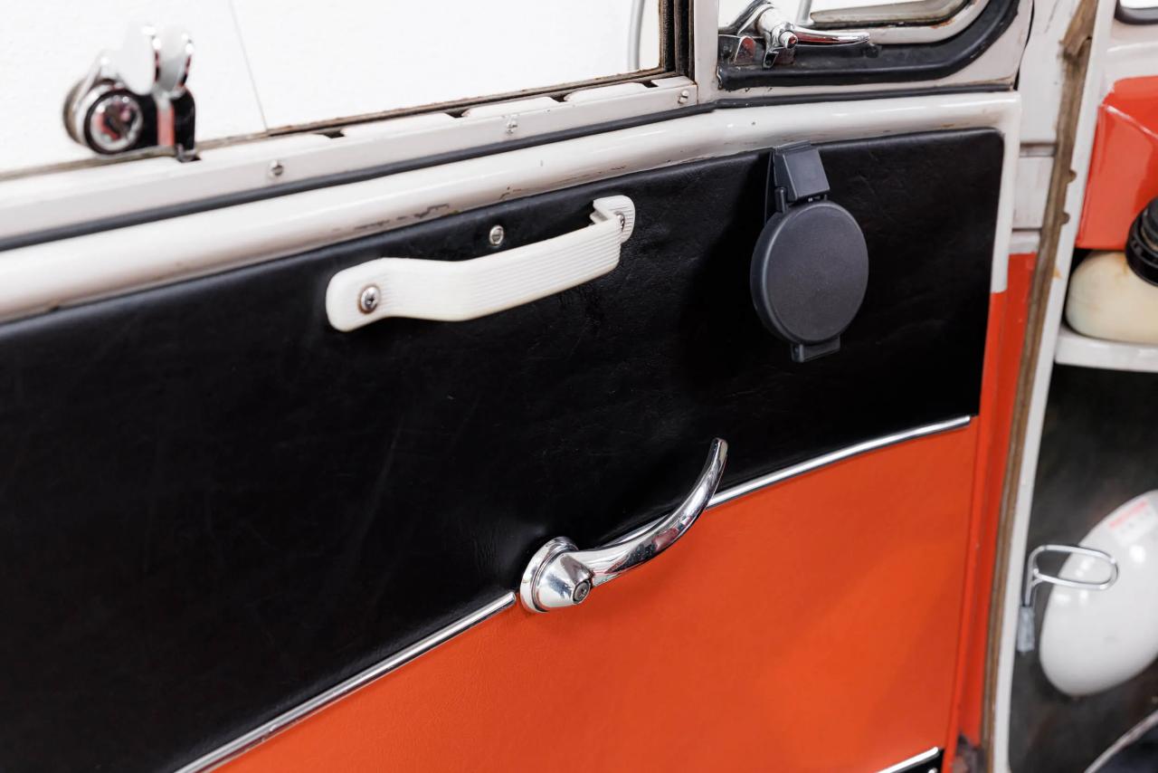 1965 Volkswagen T1 Samba Taxi