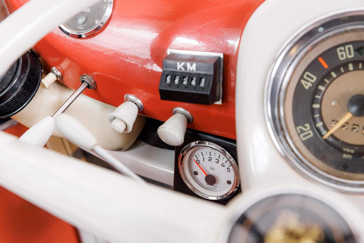 1965 Volkswagen T1 Samba Taxi