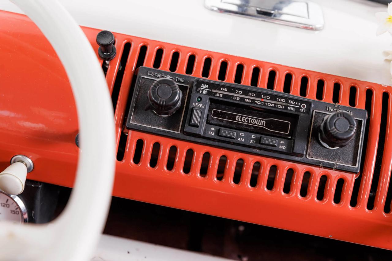 1965 Volkswagen T1 Samba Taxi