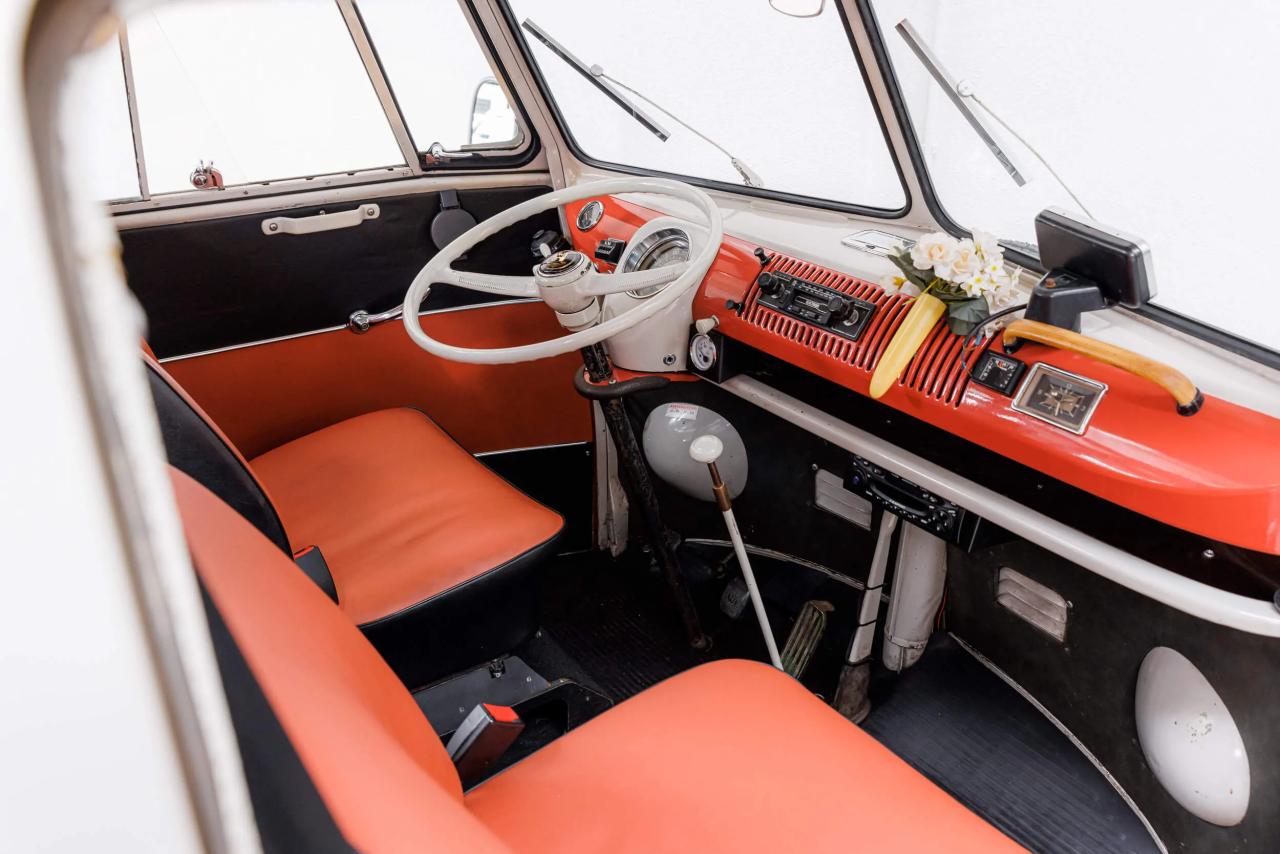 1965 Volkswagen T1 Samba Taxi