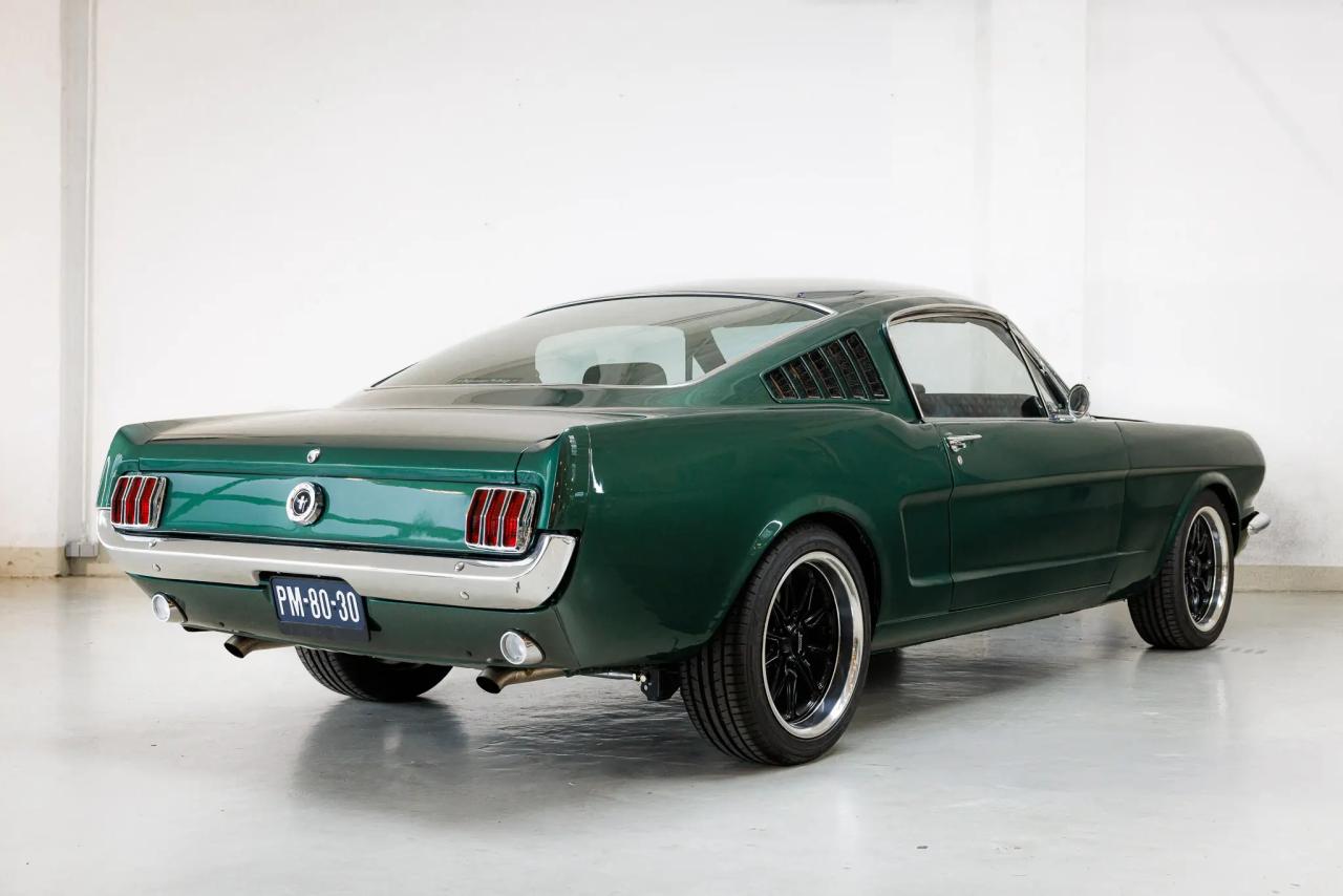1965 Ford Mustang Fastback Restomod