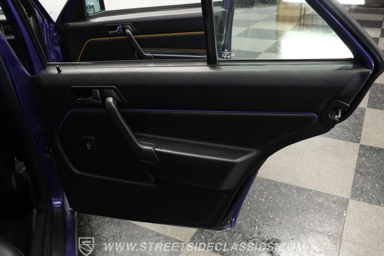 1992 Mercedes - Benz 190E Avantgarde Azzurro