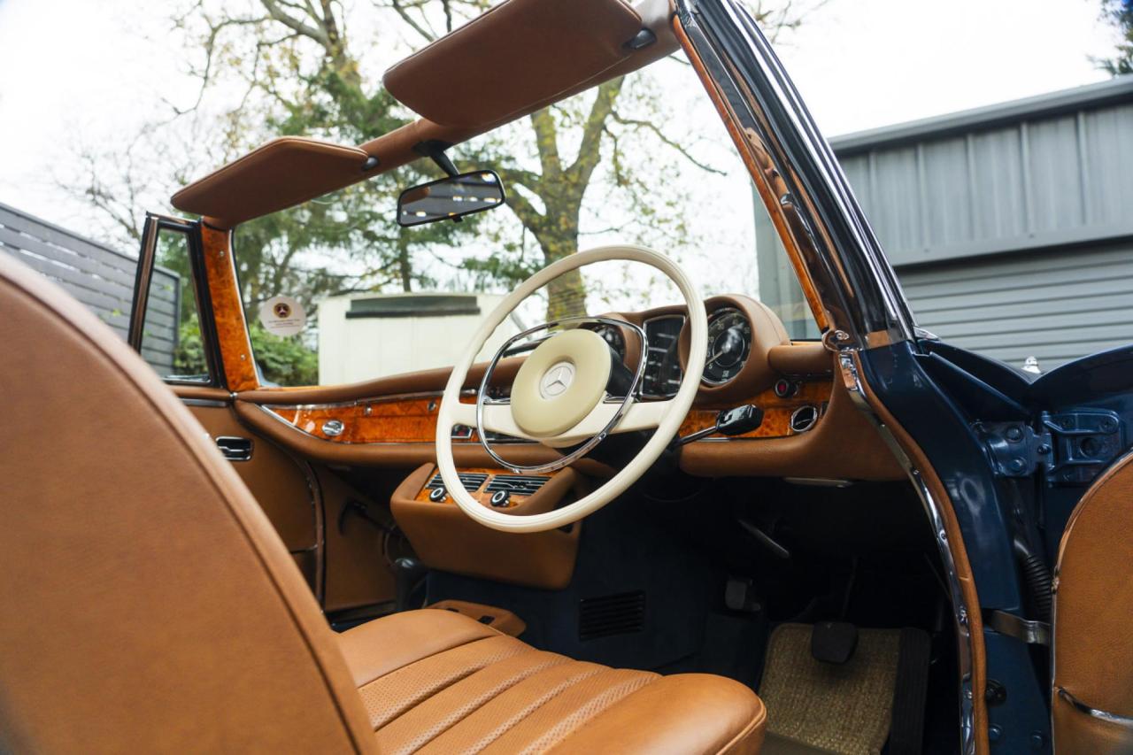 1971 Mercedes - Benz 280 SE 3.5 CABRIOLET