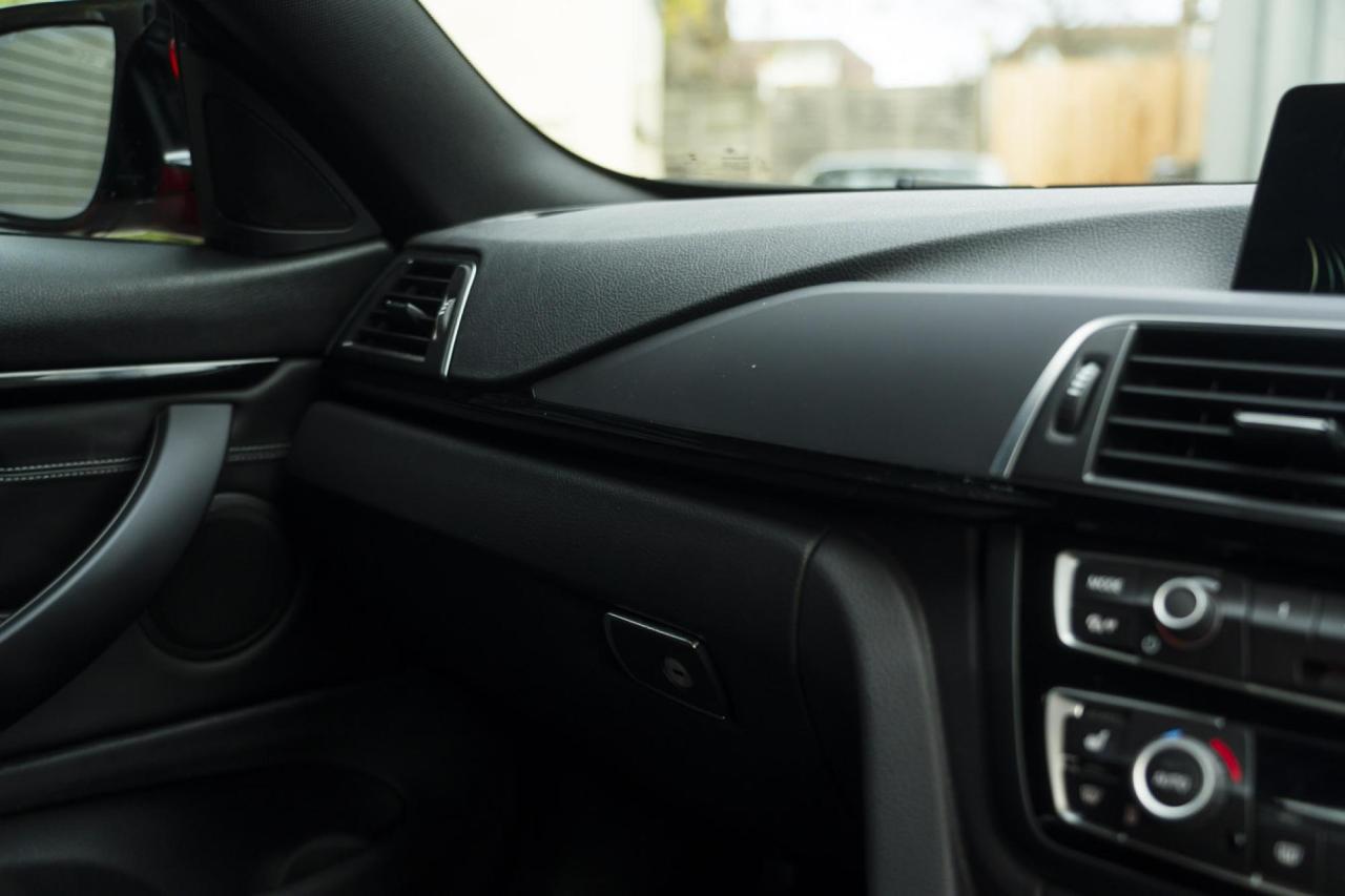 2016 BMW M4 (F82) MANUAL COMPETITION COUP&Eacute;