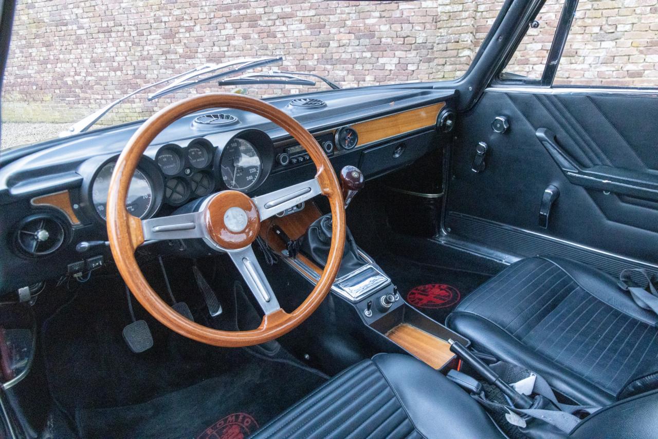 1971 Alfa Romeo 1300 GT Junior Bertone