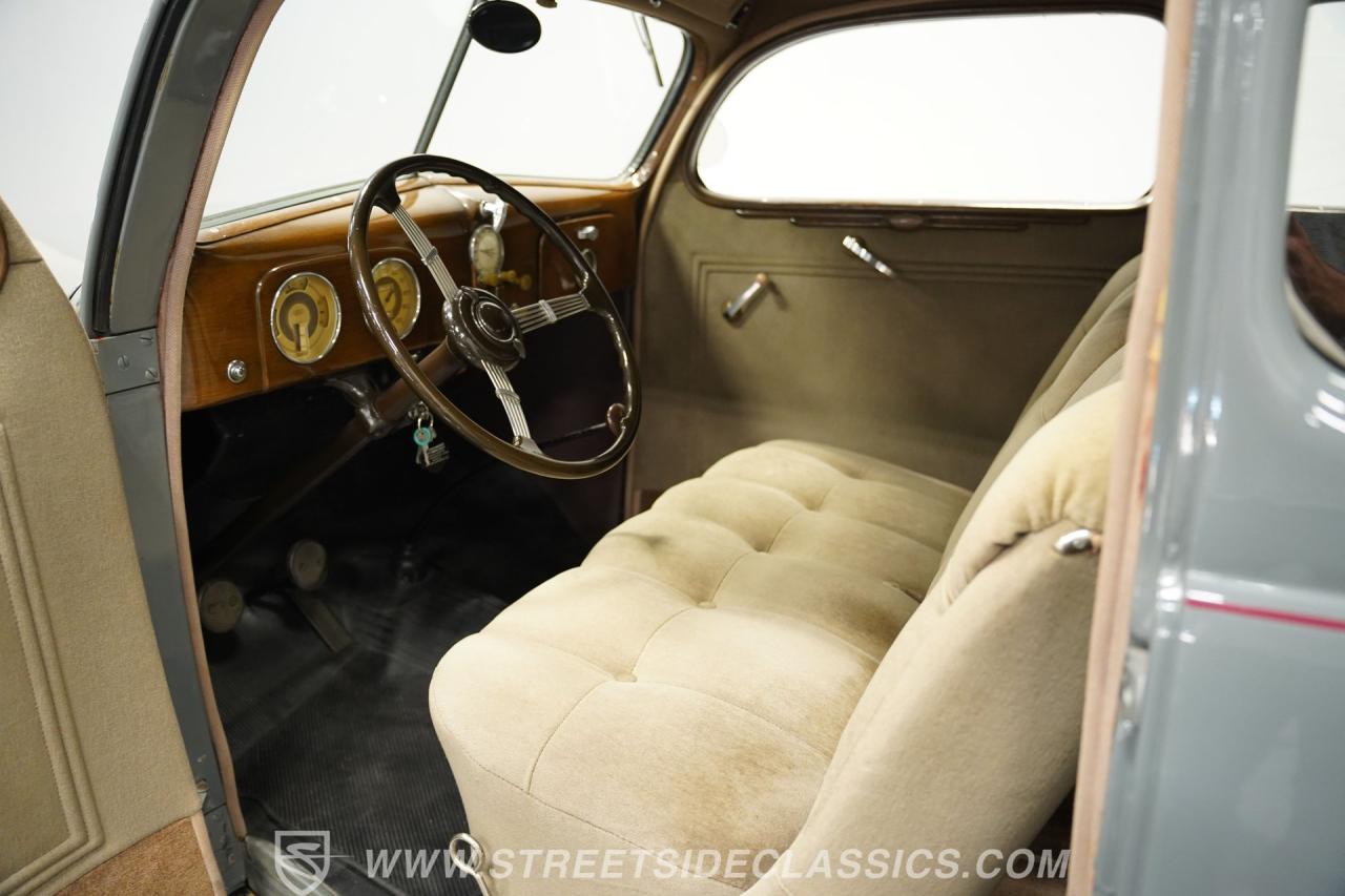 1937 Ford Tudor Sedan