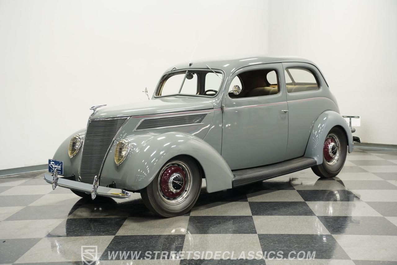 1937 Ford Tudor Sedan