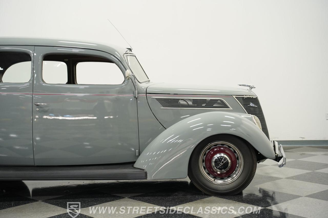1937 Ford Tudor Sedan
