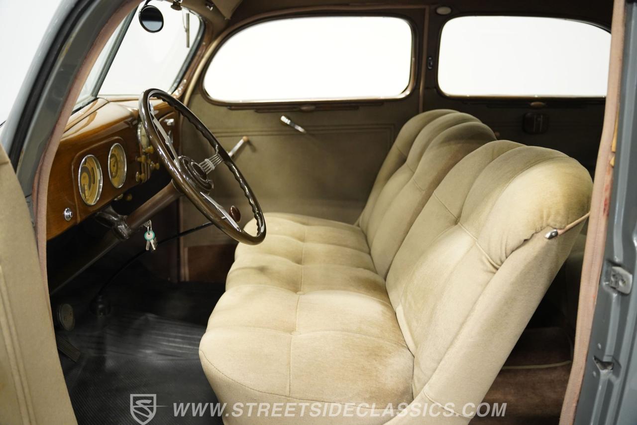 1937 Ford Tudor Sedan