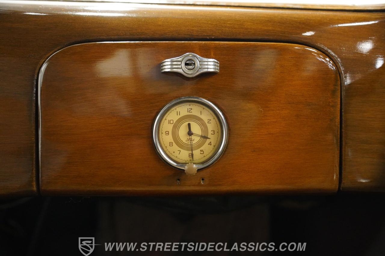 1937 Ford Tudor Sedan