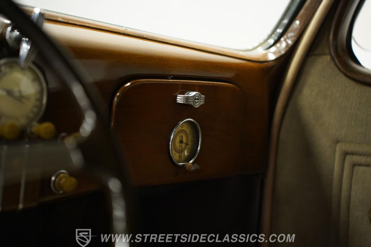 1937 Ford Tudor Sedan