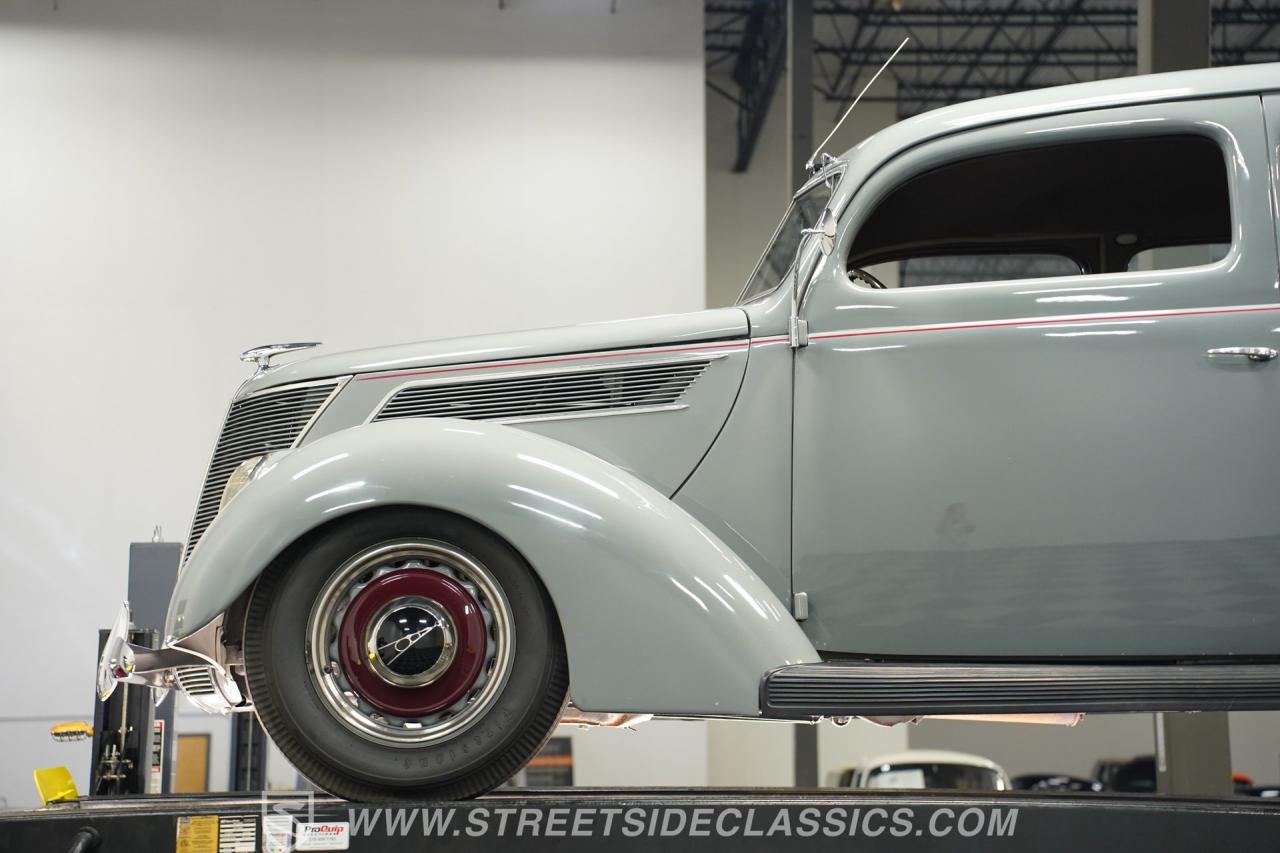 1937 Ford Tudor Sedan