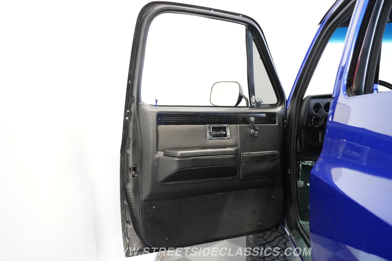 1984 Chevrolet K30 Silverado 4X4 3+3 CREW