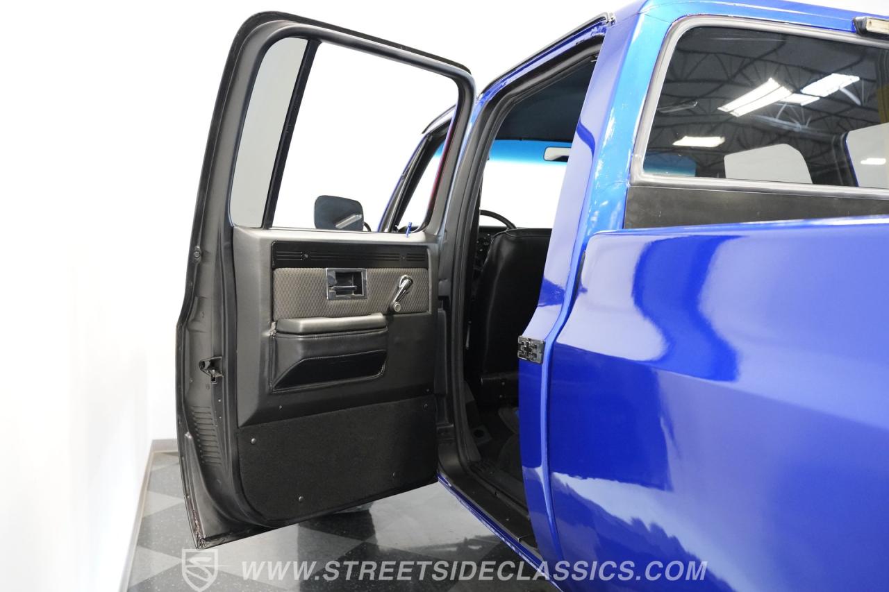 1984 Chevrolet K30 Silverado 4X4 3+3 CREW