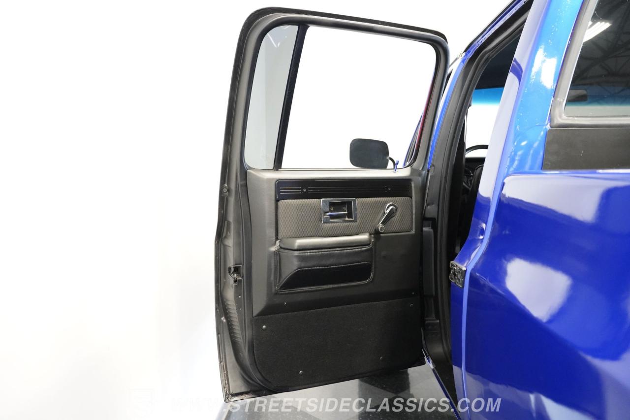 1984 Chevrolet K30 Silverado 4X4 3+3 CREW