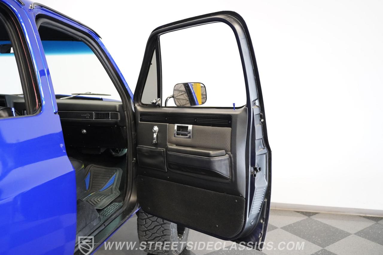 1984 Chevrolet K30 Silverado 4X4 3+3 CREW