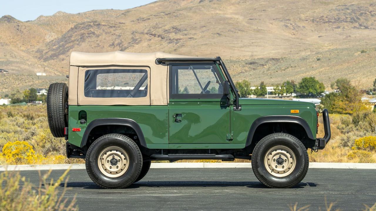 1994 Land Rover Defender 90 NAS LS-Conversion