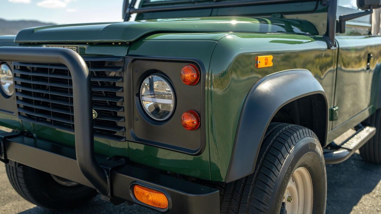 1994 Land Rover Defender 90 NAS LS-Conversion