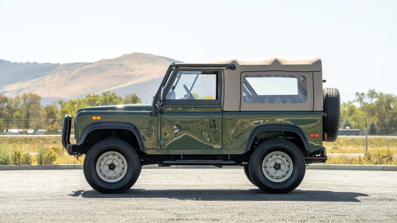 1994 Land Rover Defender 90 NAS LS-Conversion