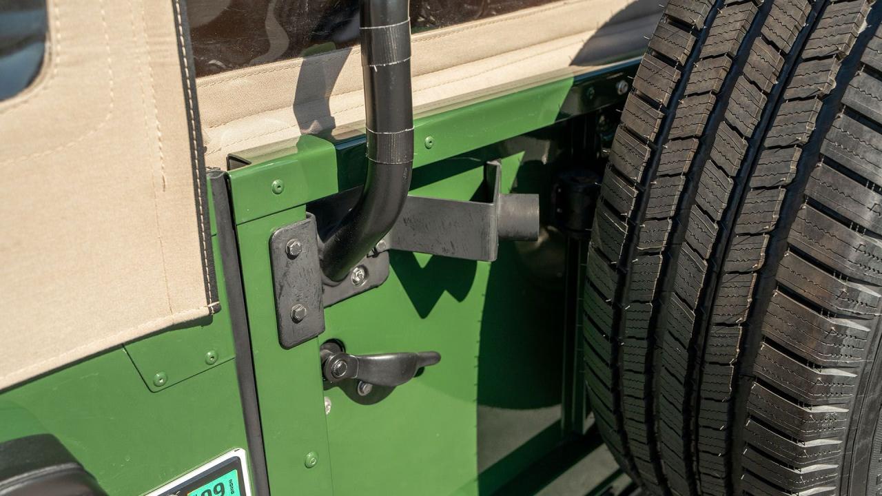 1994 Land Rover Defender 90 NAS LS-Conversion