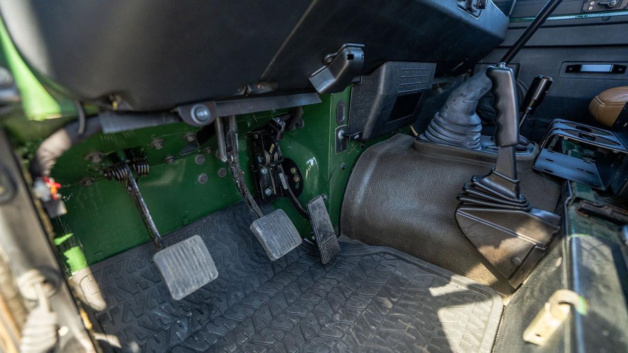 1994 Land Rover Defender 90 NAS LS-Conversion