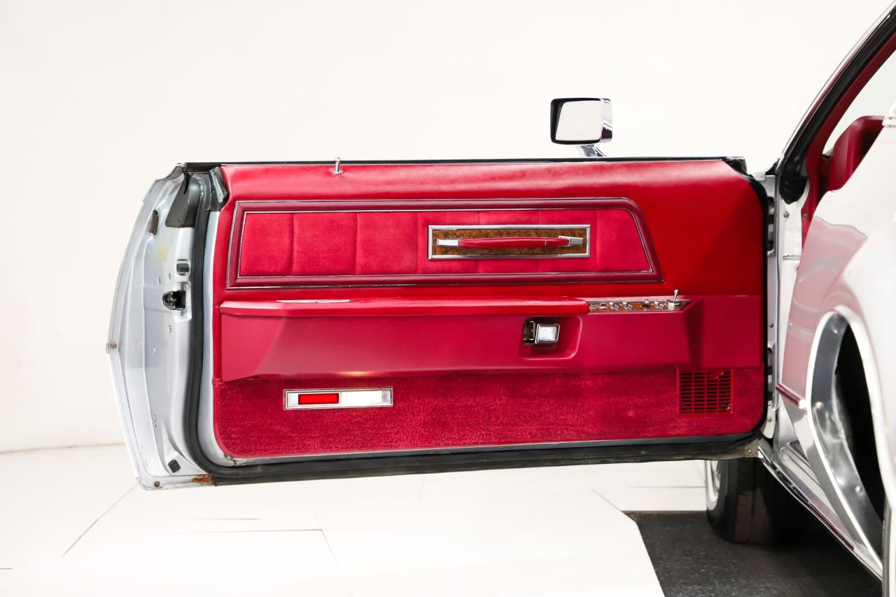 1973 Lincoln Continental MK IV Silver Luxury