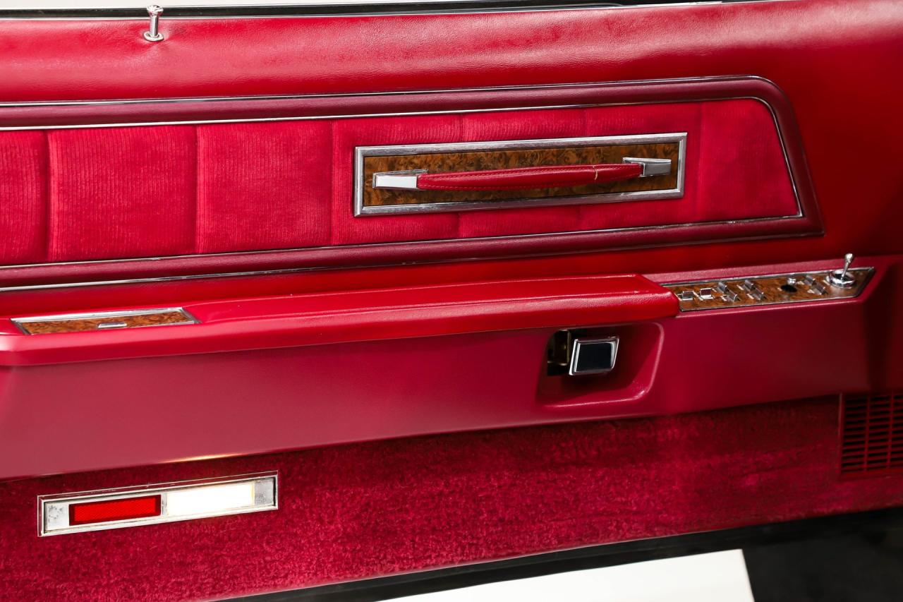 1973 Lincoln Continental MK IV Silver Luxury