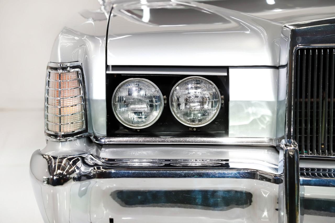 1973 Lincoln Continental MK IV Silver Luxury