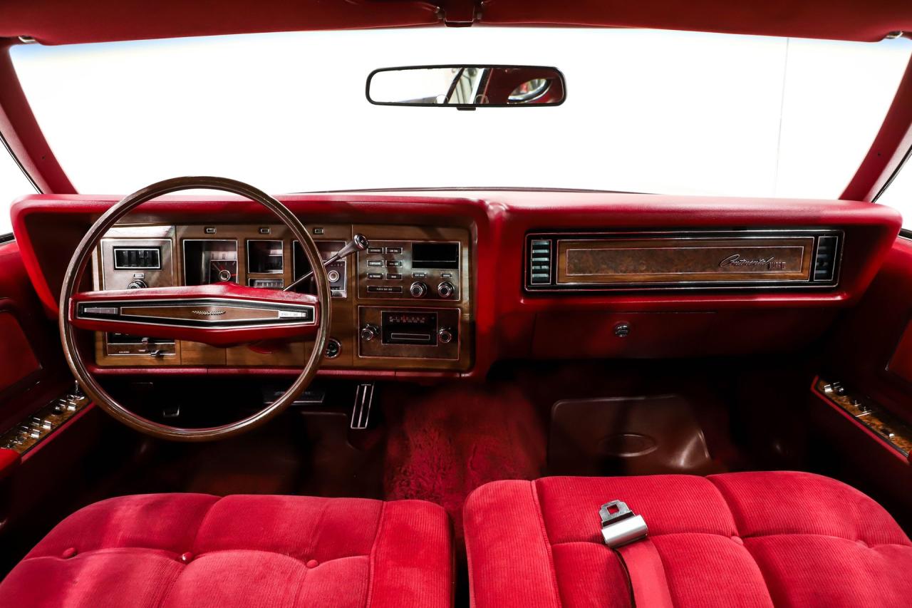 1973 Lincoln Continental MK IV Silver Luxury
