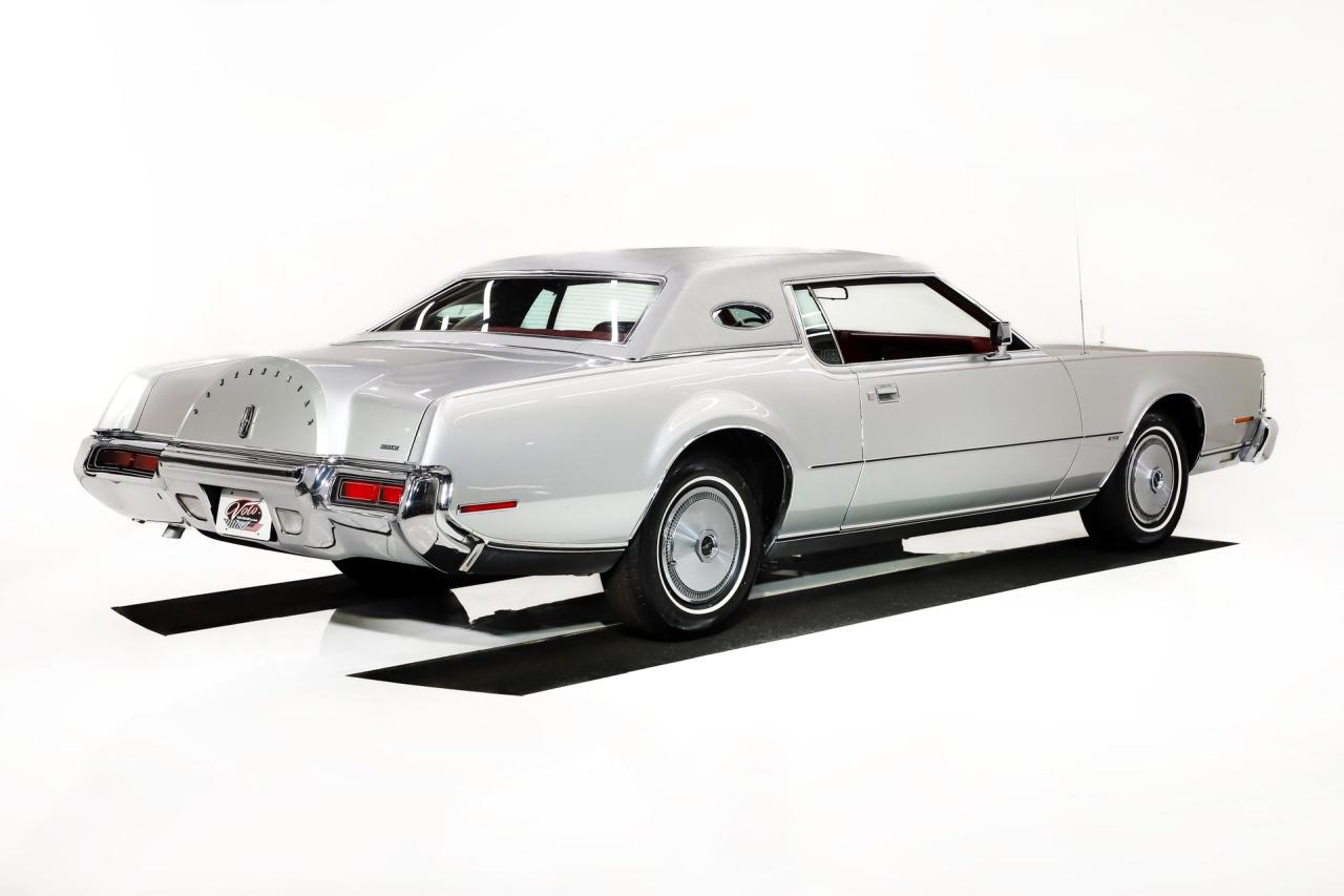 1973 Lincoln Continental MK IV Silver Luxury