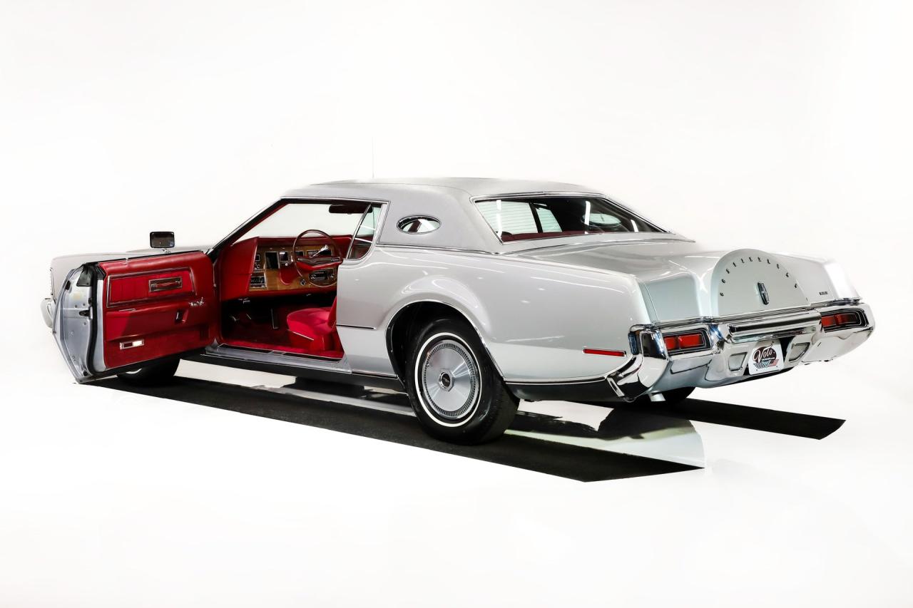 1973 Lincoln Continental MK IV Silver Luxury