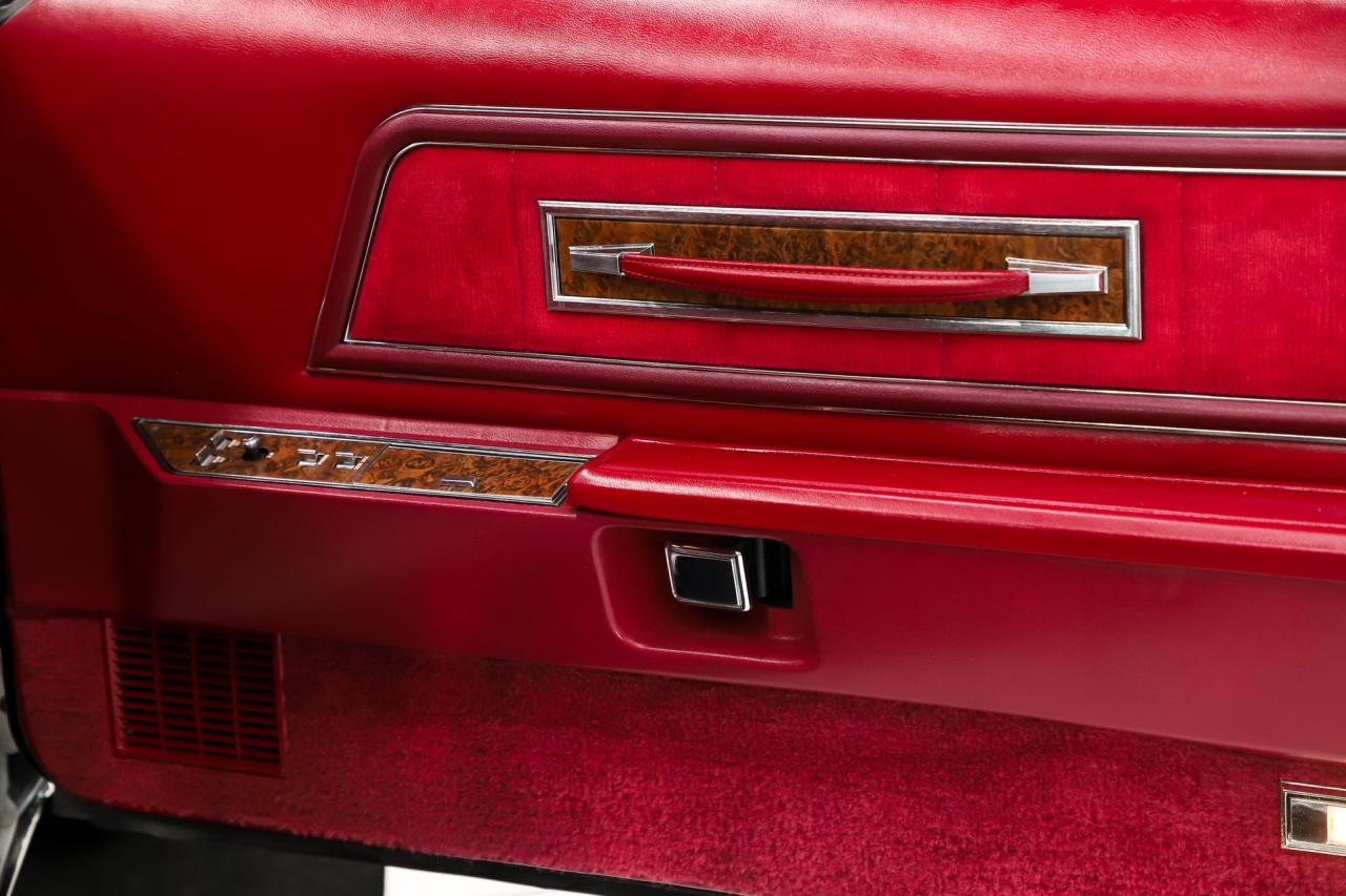 1973 Lincoln Continental MK IV Silver Luxury