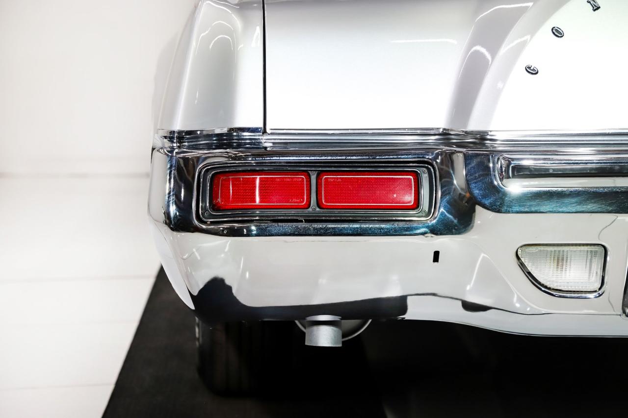 1973 Lincoln Continental MK IV Silver Luxury