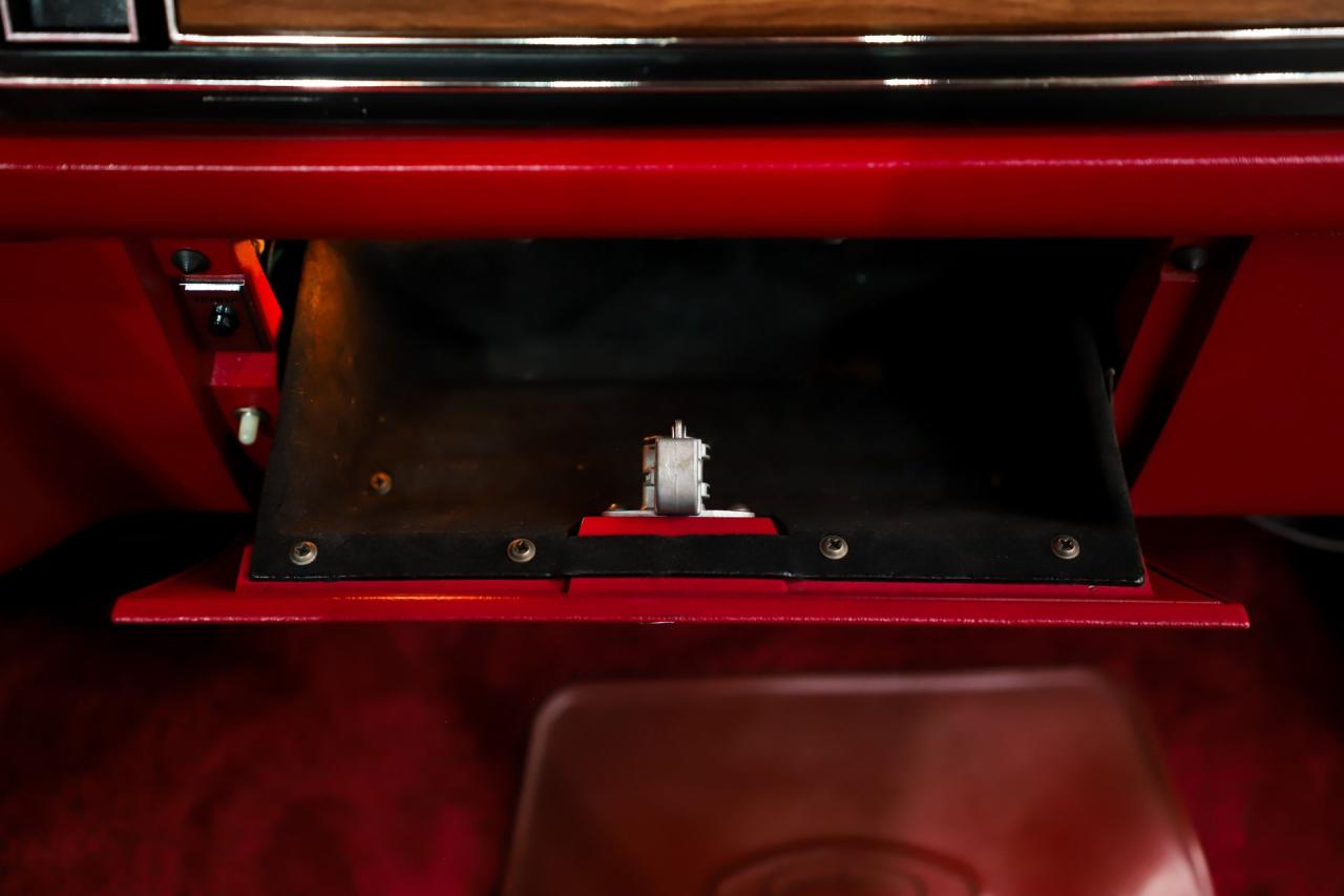 1973 Lincoln Continental MK IV Silver Luxury