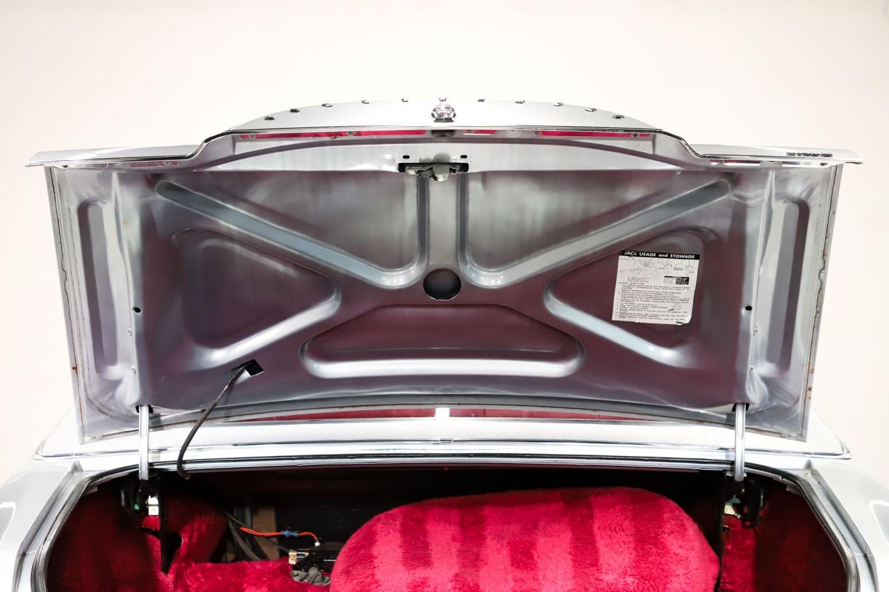 1973 Lincoln Continental MK IV Silver Luxury