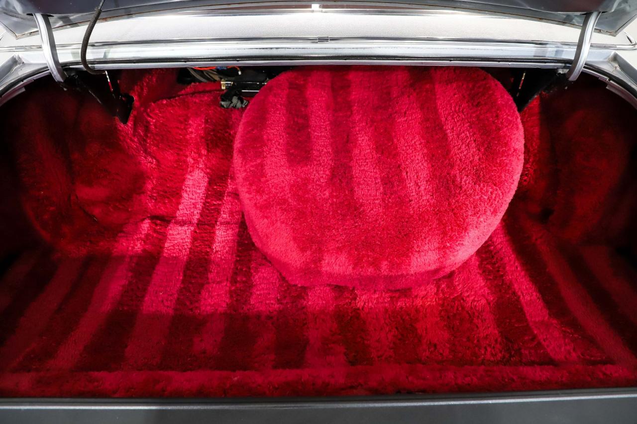 1973 Lincoln Continental MK IV Silver Luxury