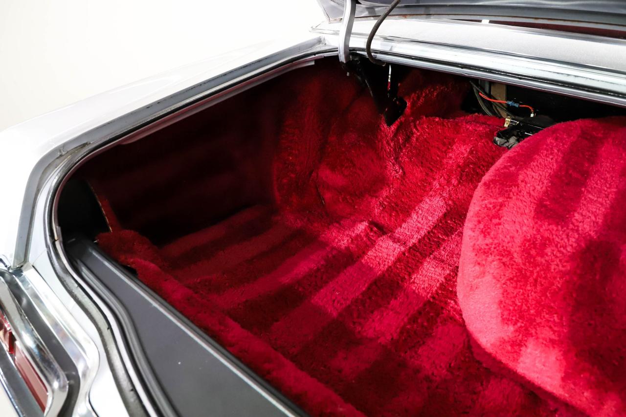 1973 Lincoln Continental MK IV Silver Luxury